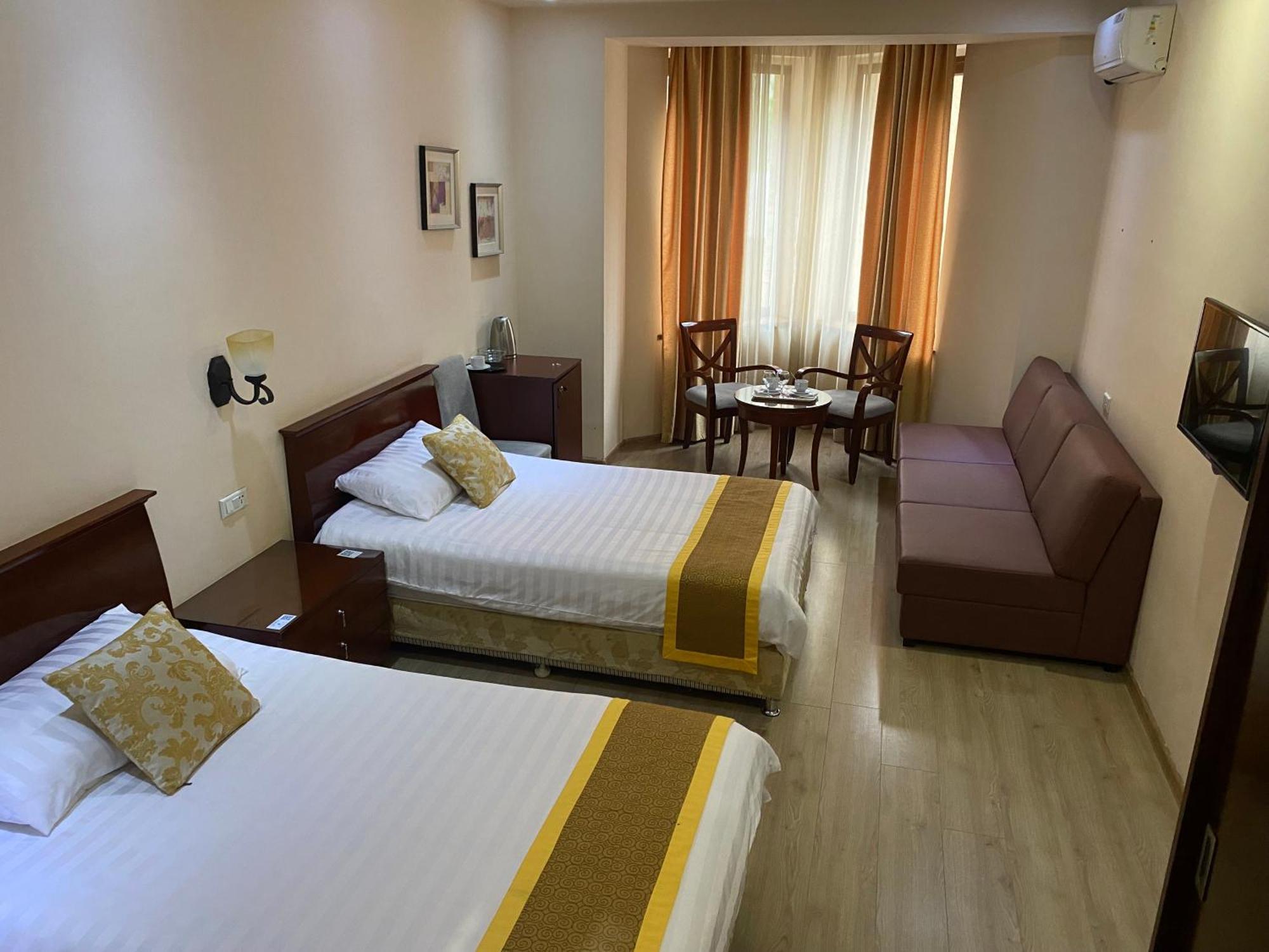 DAMUS Guest House Erévan Extérieur photo